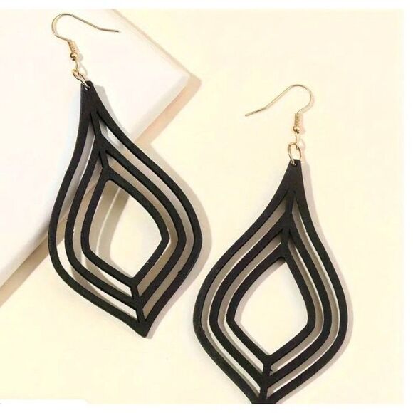 Black Light‎ Weight Wooden Earrings New - Picture 1 of 2